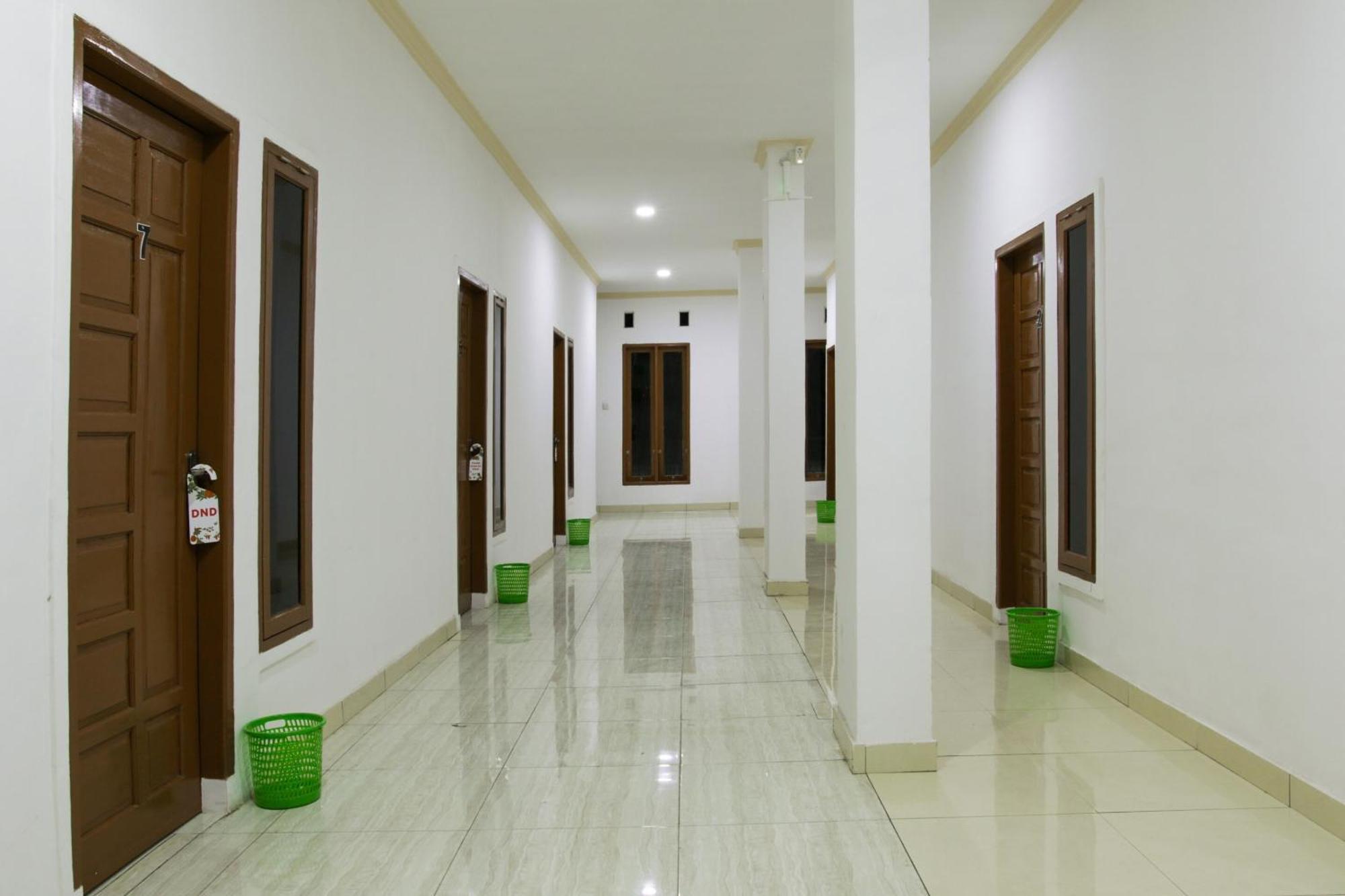 Hotel O Pa Baeng Baeng Near Rumah Sakit Faisal Formerly Guest House Cahaya 7296 Makassar Eksteriør billede